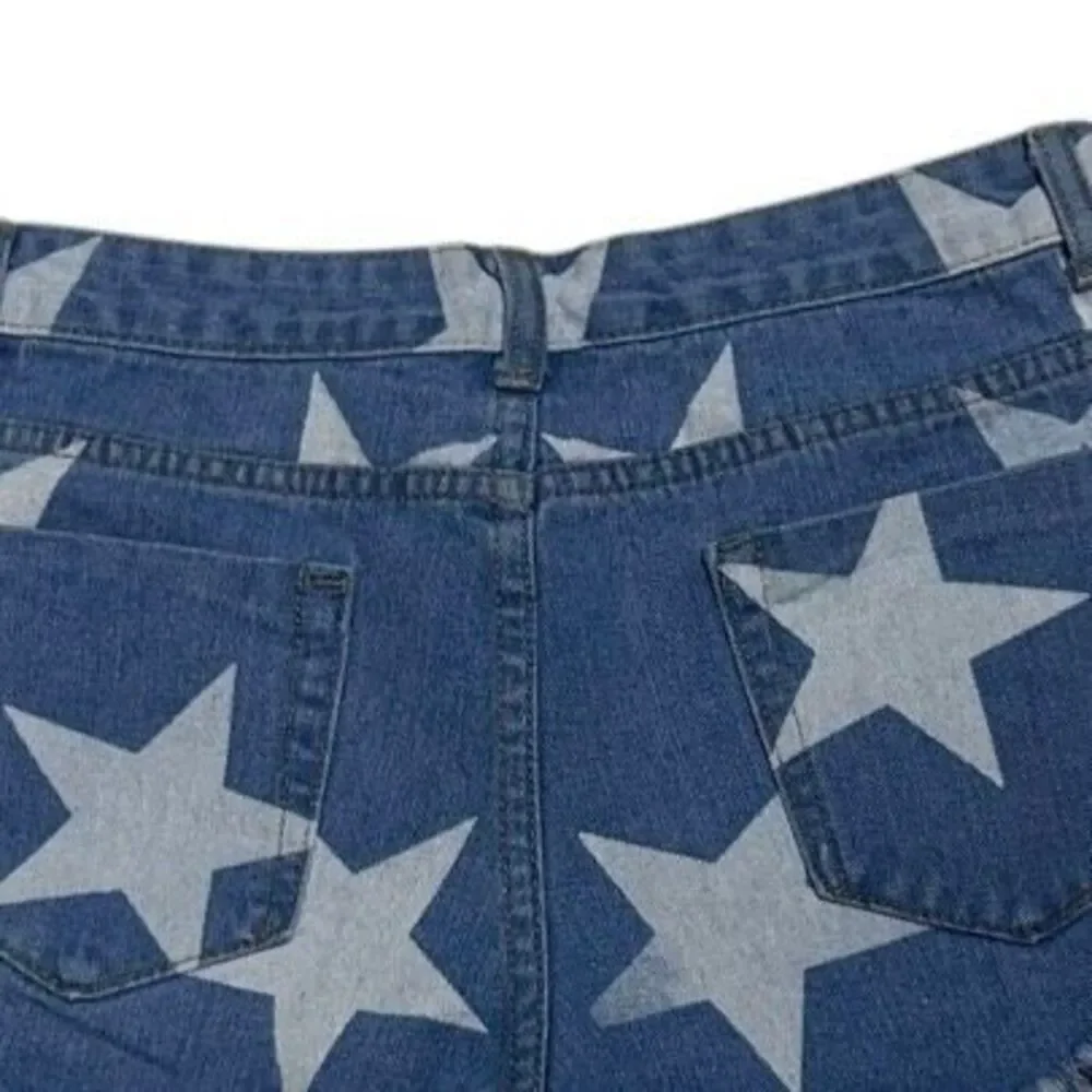 NWOT Shein Jean Shorts Women's Medium Blue Star Print Frayed Mid-rise